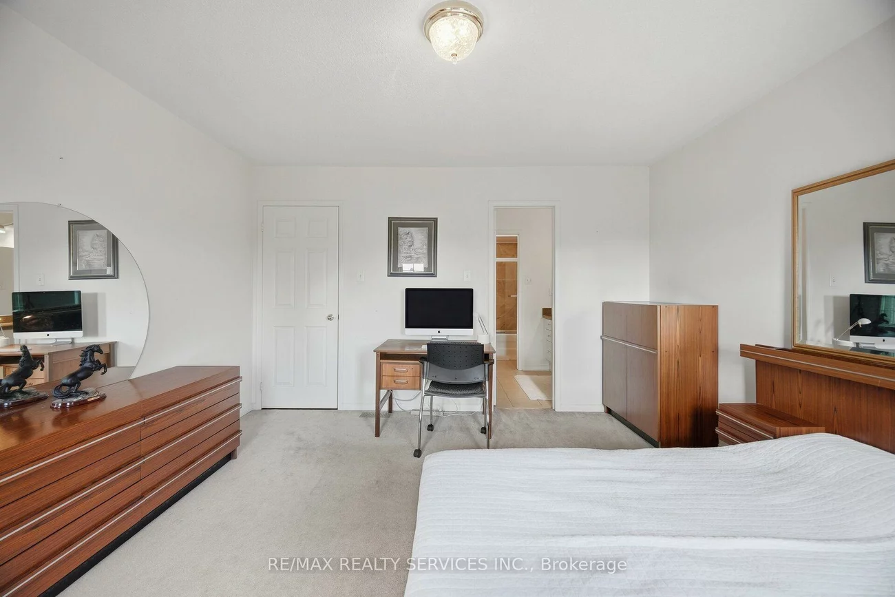 8, Riverbank, Sandringham-Wellington, Brampton