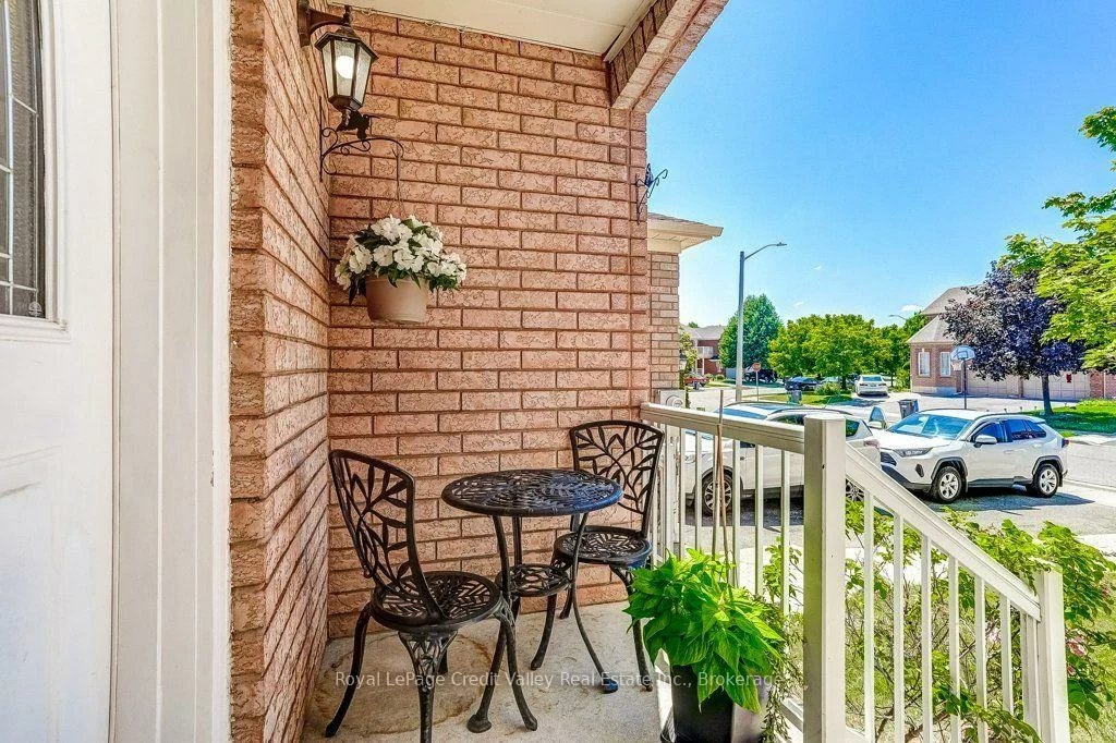 23, Tinsmith, Northwest Sandalwood Parkway, Brampton