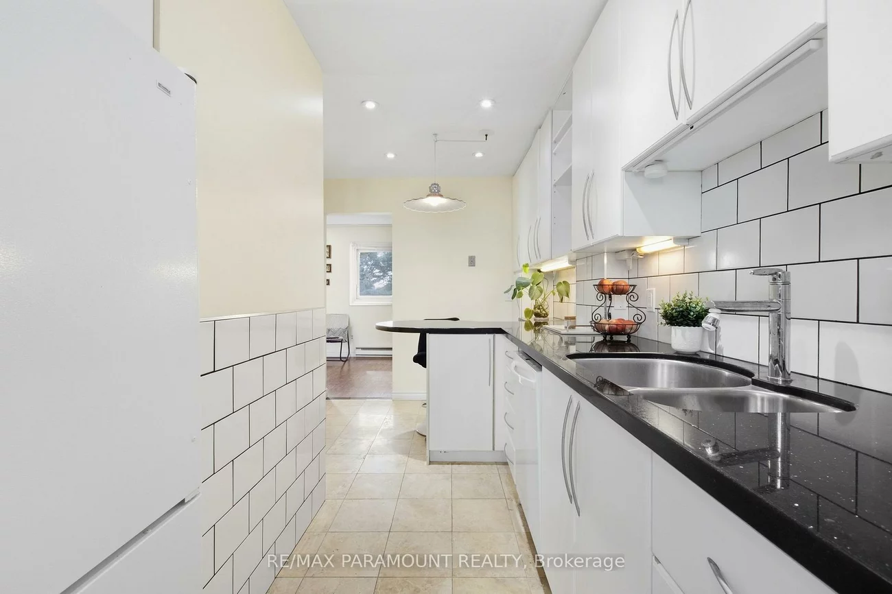 16, Gleneaden, Northgate, Brampton