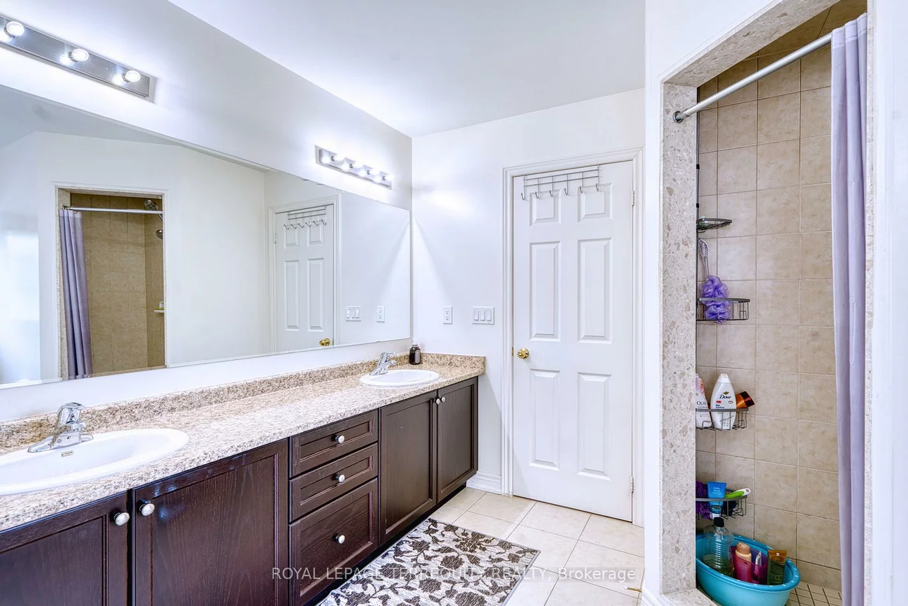 38, Rhapsody, Vales of Castlemore, Brampton