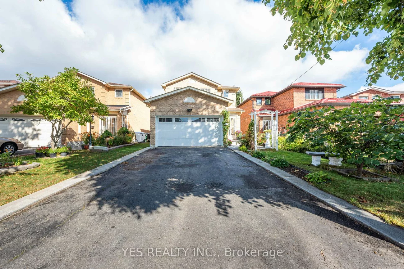 7, Colchester, Heart Lake West, Brampton