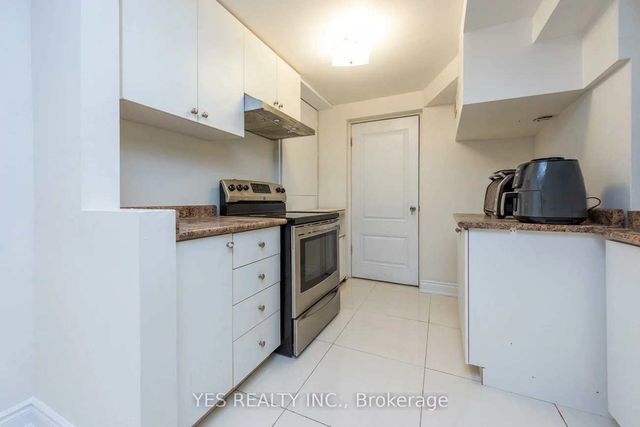 7, Colchester, Heart Lake West, Brampton
