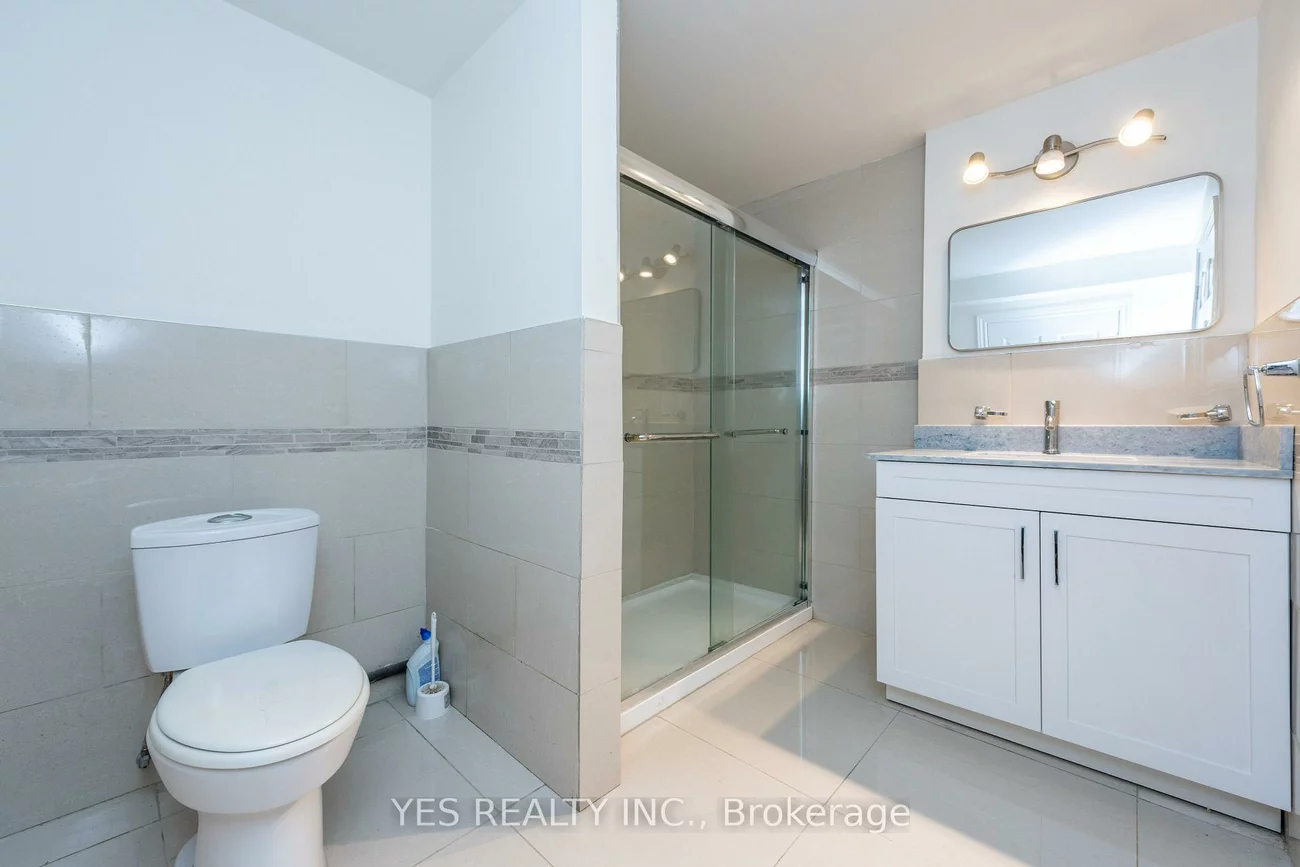 7, Colchester, Heart Lake West, Brampton