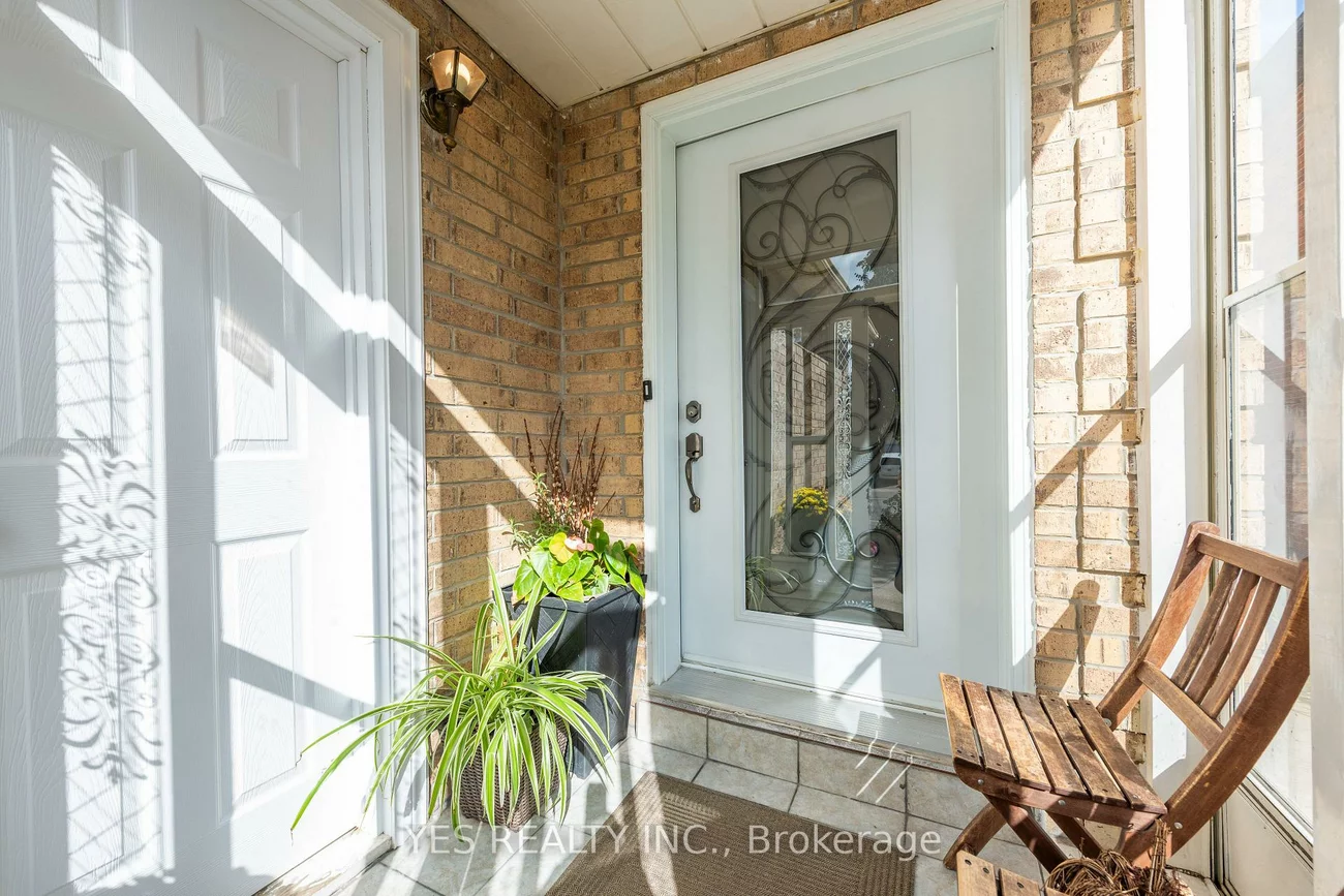 7, Colchester, Heart Lake West, Brampton