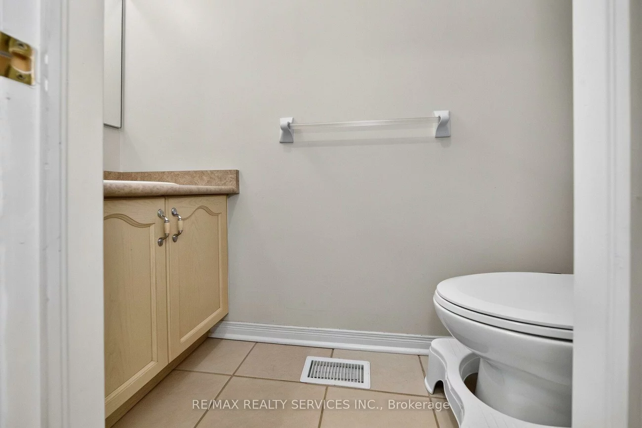 26, Peachleaf, Fletcher's Meadow, Brampton