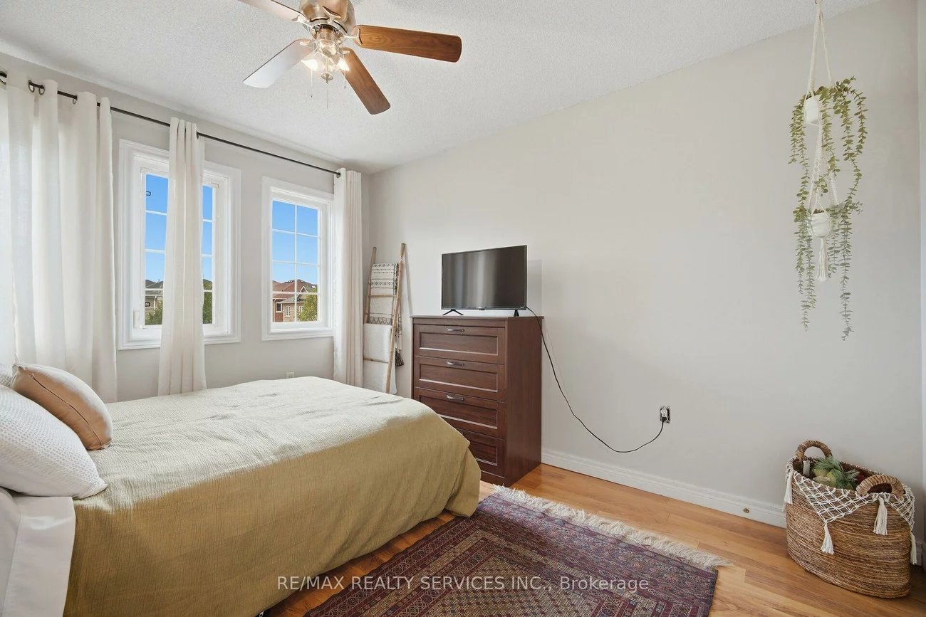 100, Southlake, Madoc, Brampton