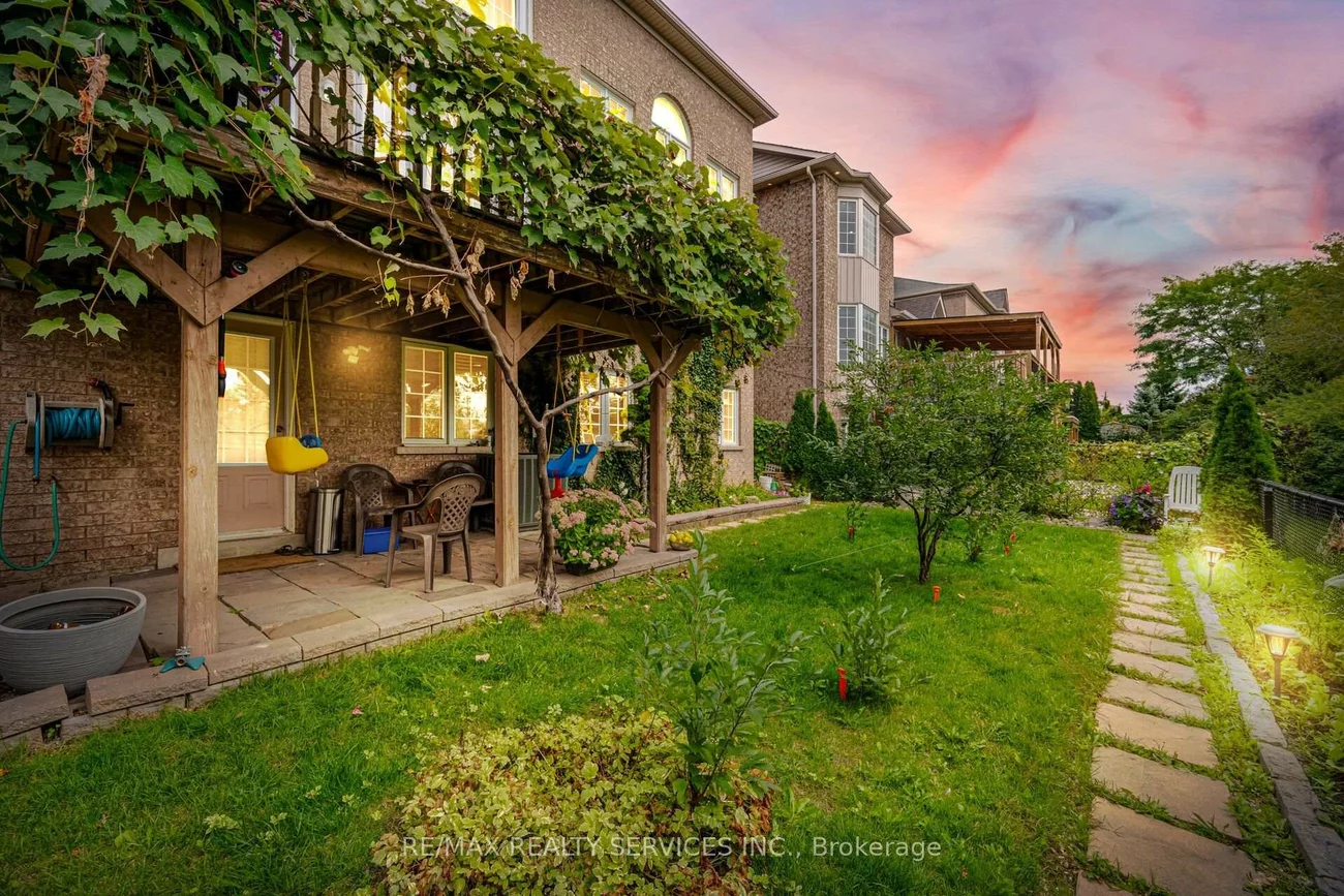 100, Southlake, Madoc, Brampton