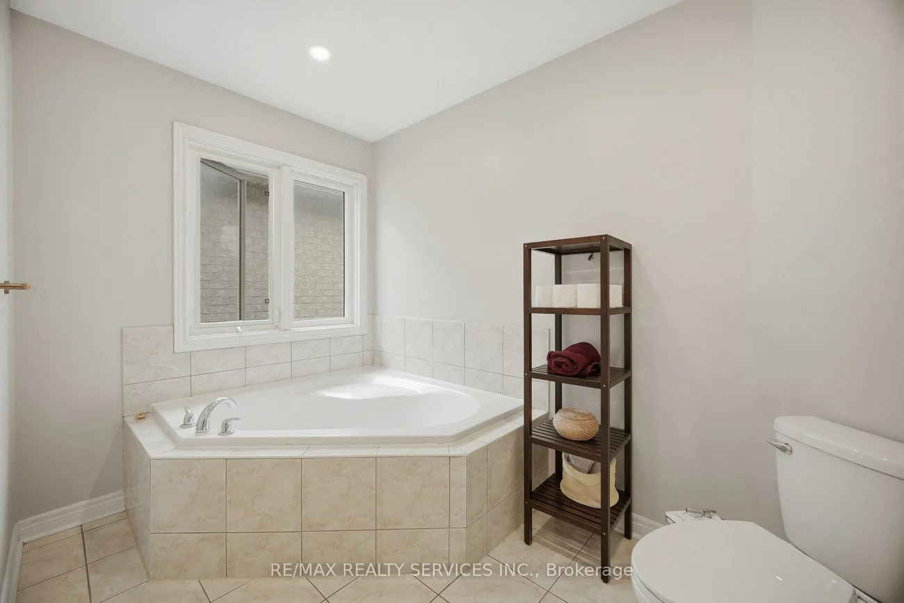 100, Southlake, Madoc, Brampton