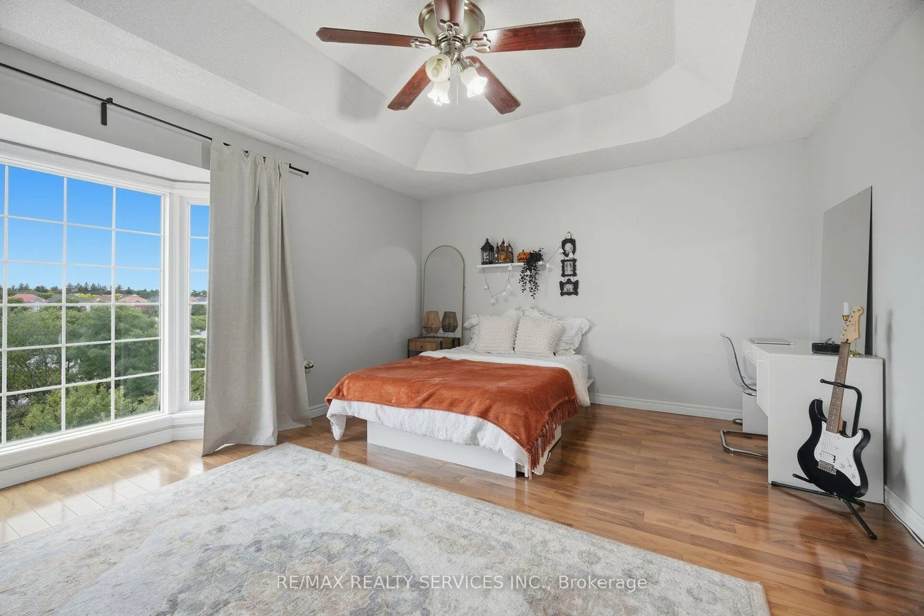 100, Southlake, Madoc, Brampton