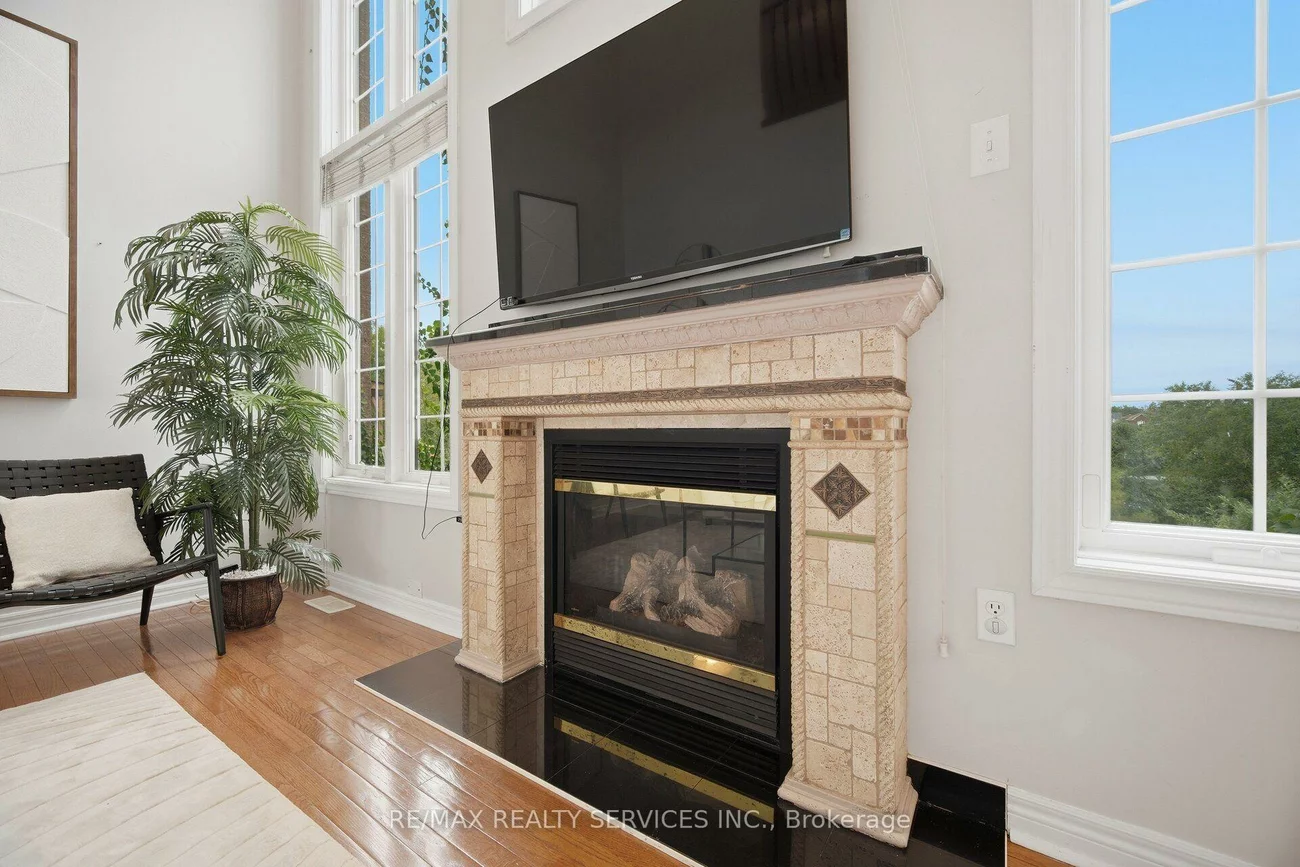 100, Southlake, Madoc, Brampton