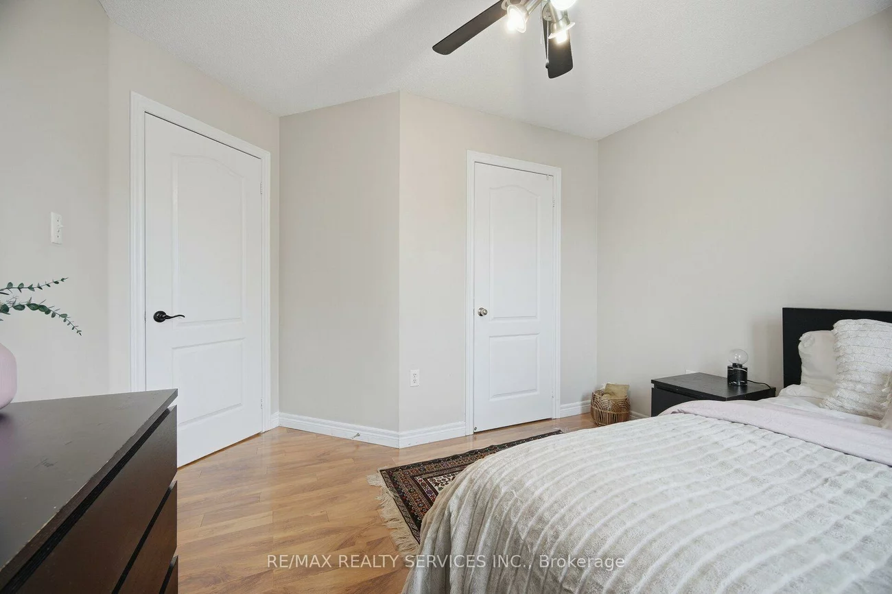 100, Southlake, Madoc, Brampton