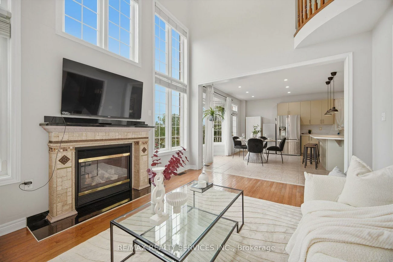100, Southlake, Madoc, Brampton
