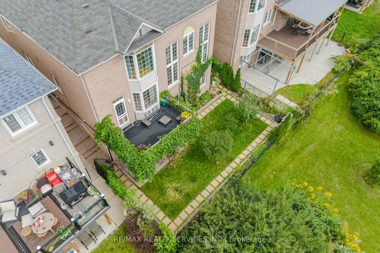 100, Southlake, Madoc, Brampton