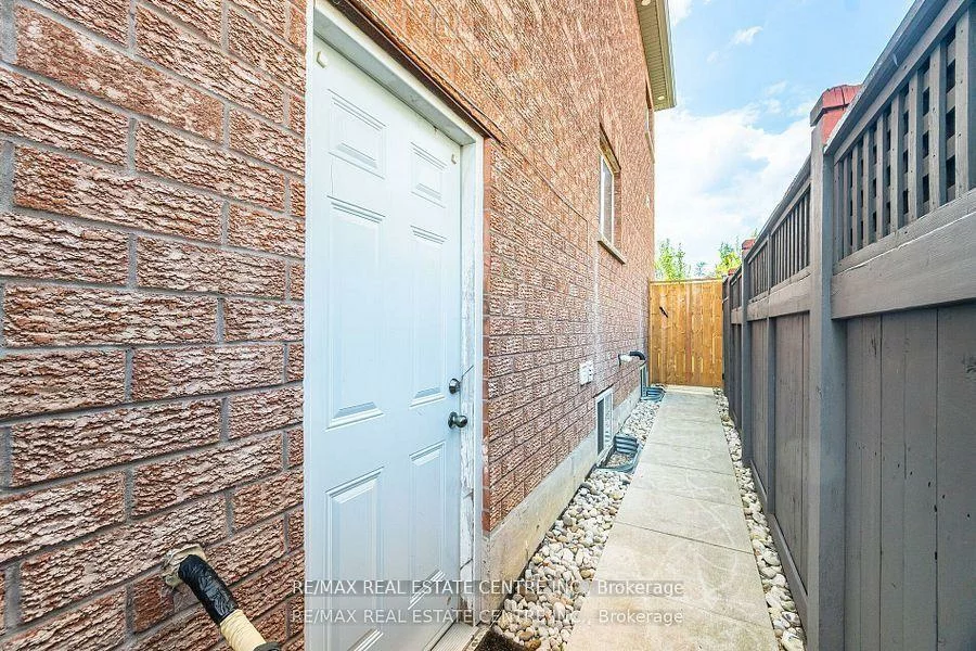 8, Duffield, Fletcher's Meadow, Brampton