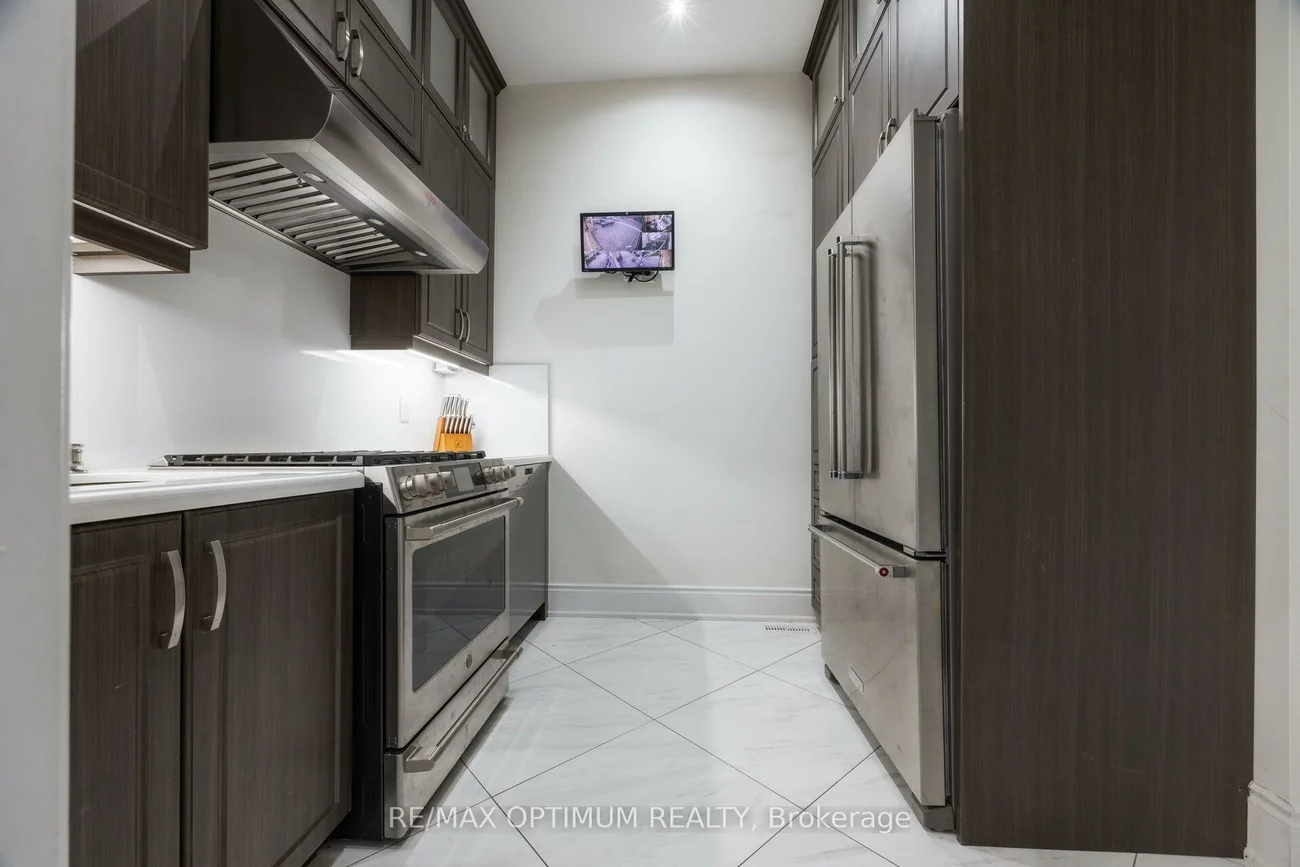 37, Elbern Markell, Credit Valley, Brampton