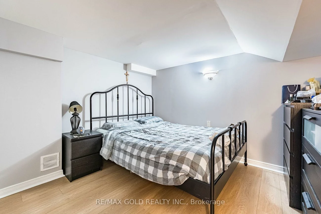 6, Mistdale, Fletcher's Meadow, Brampton