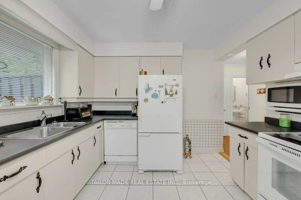 22, Greystone, Brampton South, Brampton