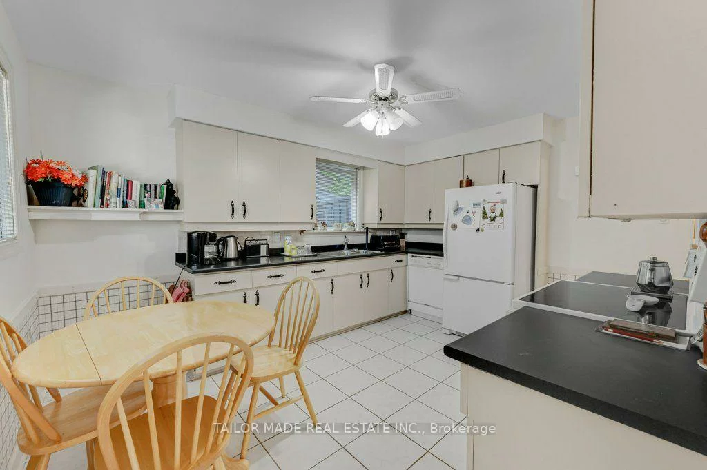 22, Greystone, Brampton South, Brampton