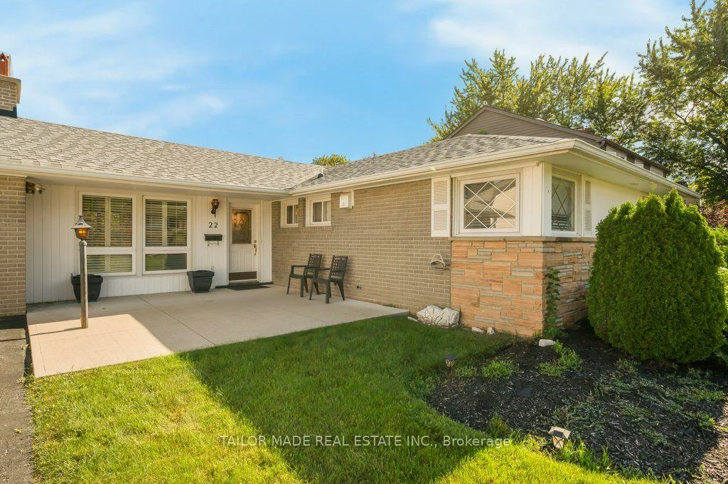 22, Greystone, Brampton South, Brampton