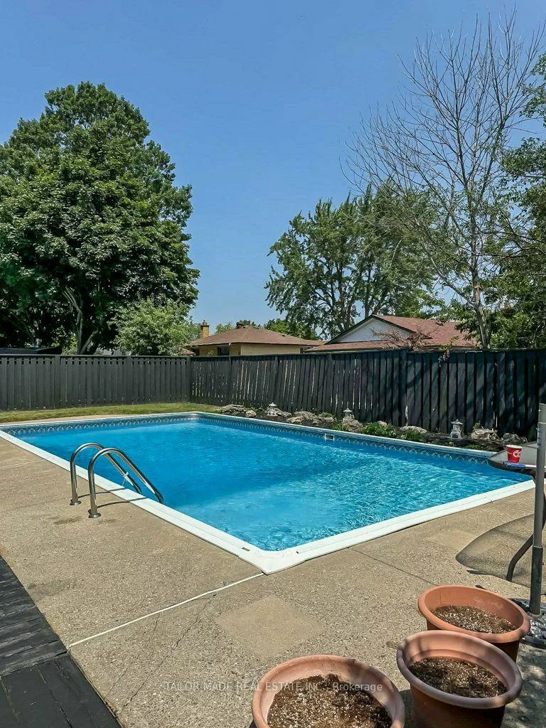 22, Greystone, Brampton South, Brampton