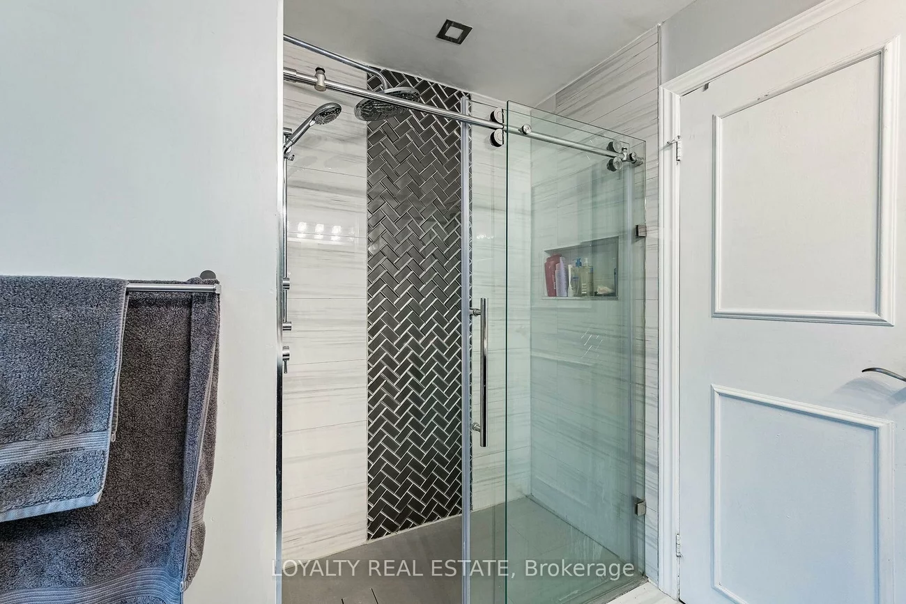 52, Newcastle, Westgate, Brampton