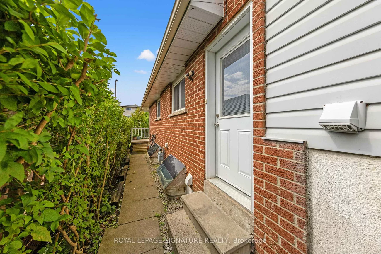112, Kingswood, Madoc, Brampton