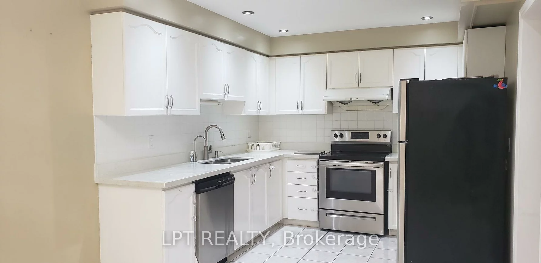 81, Shady Pine, Sandringham-Wellington, Brampton