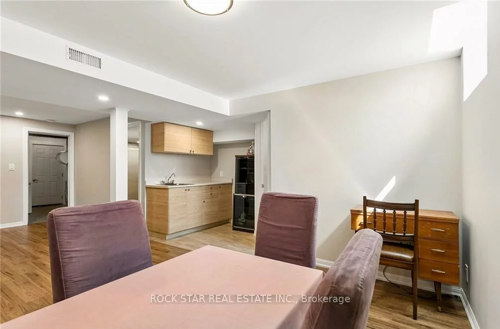 10, Klemscott, Northwest Brampton, Brampton