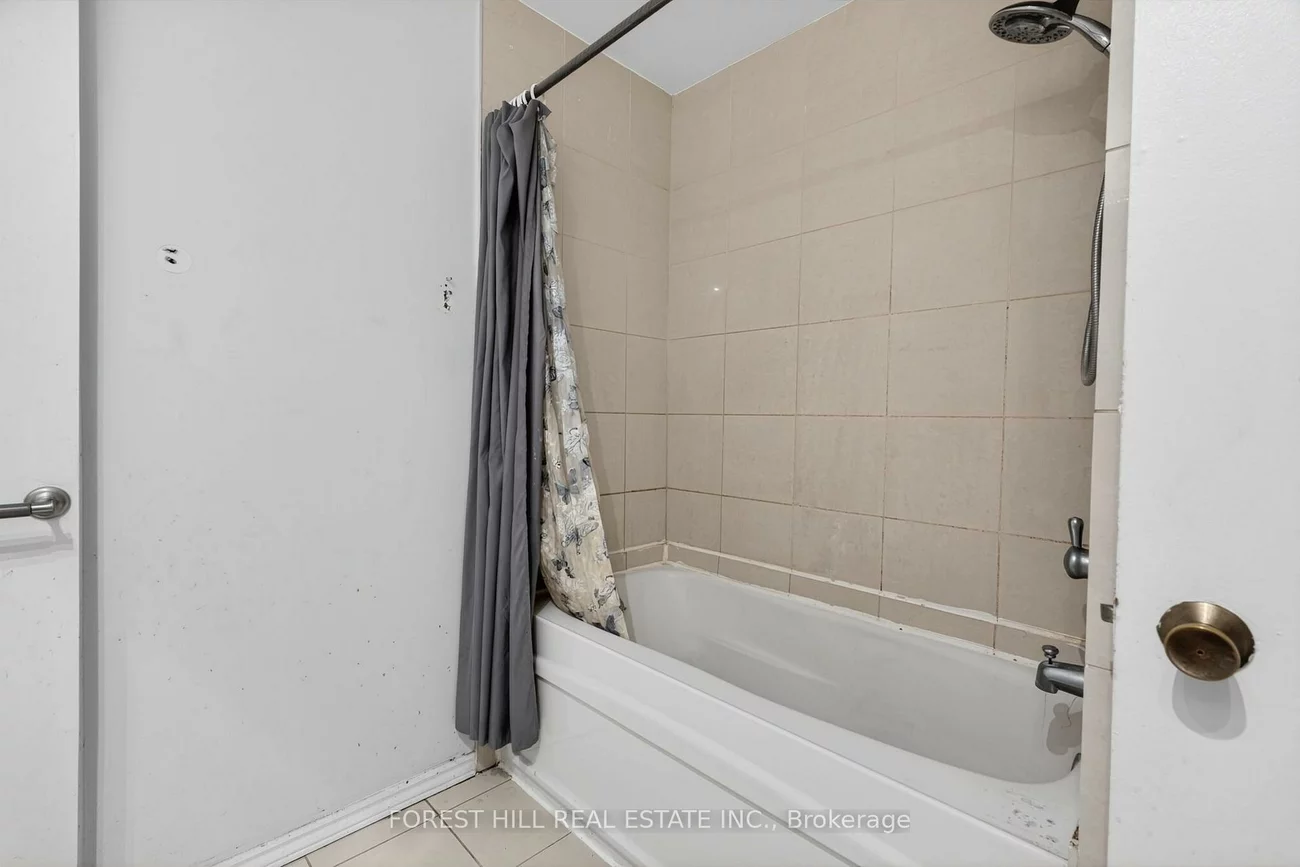 27, Saturn, Madoc, Brampton