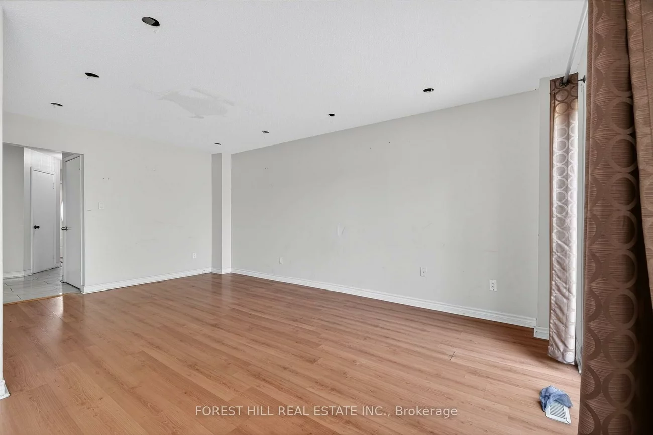 27, Saturn, Madoc, Brampton