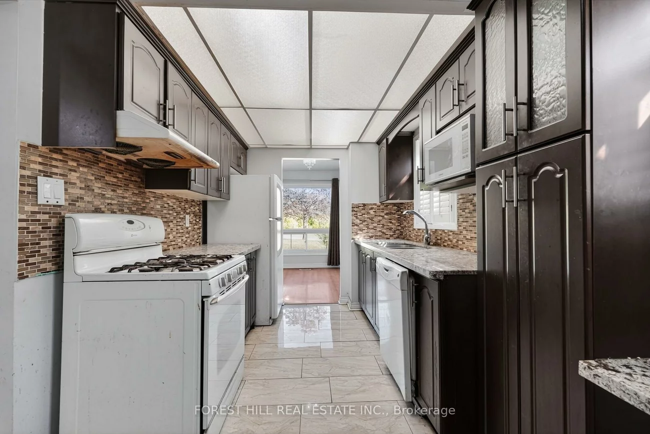 27, Saturn, Madoc, Brampton