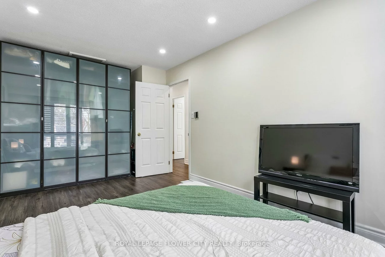 35, Camberley, Brampton North, Brampton