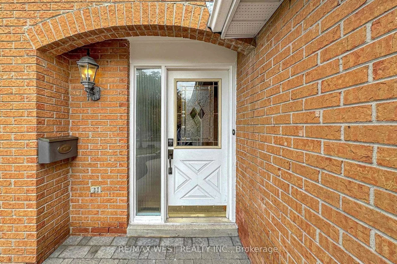 13, Mansfield, Central Park, Brampton