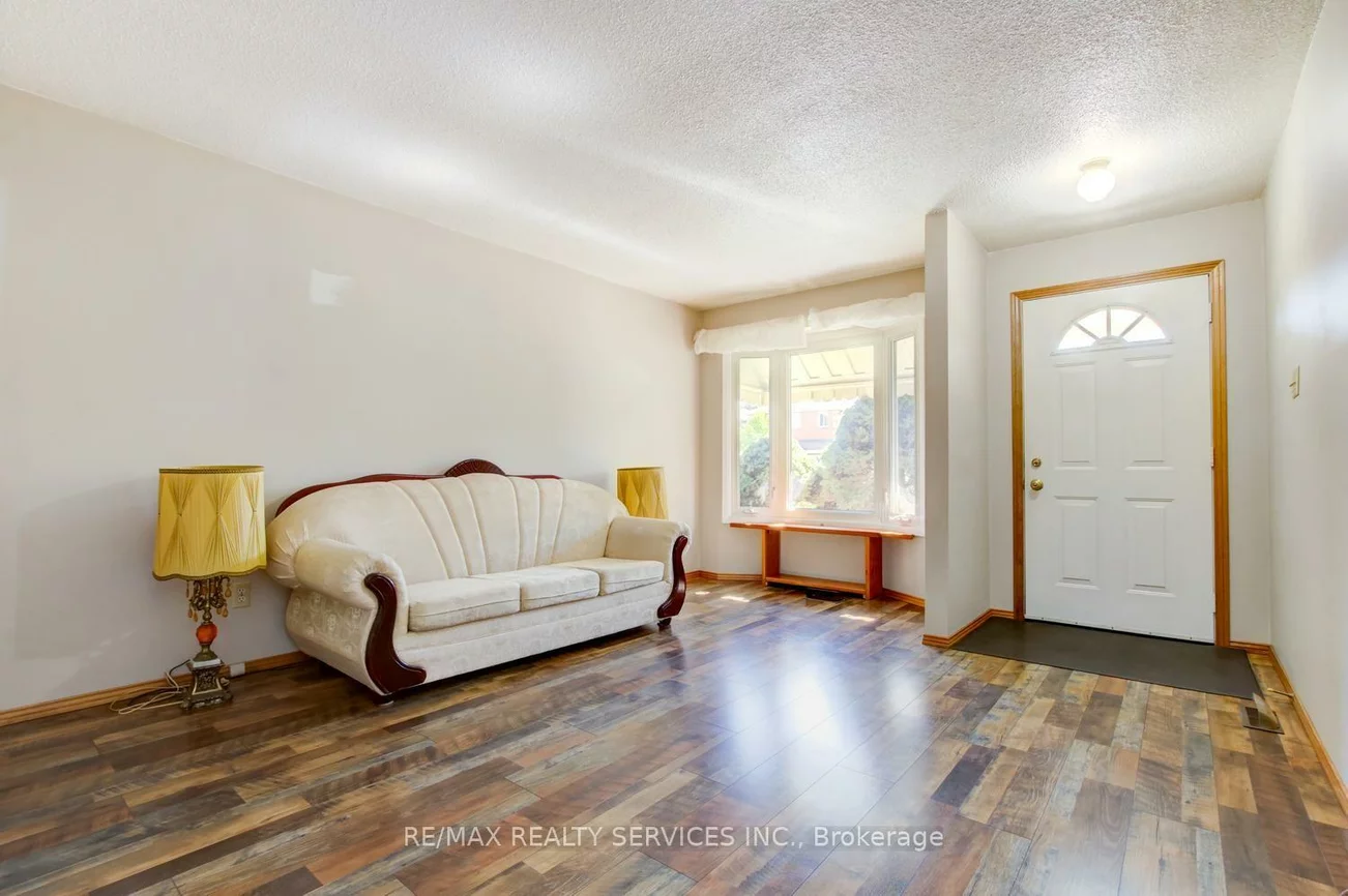 41, Greenleaf, Brampton West, Brampton