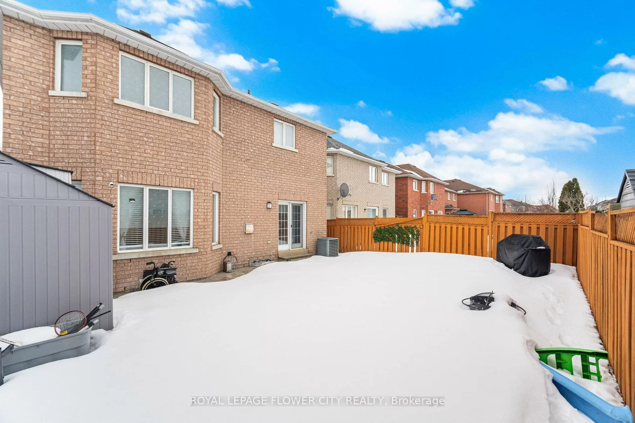 67, Olde Town, Fletcher's Creek Village, Brampton