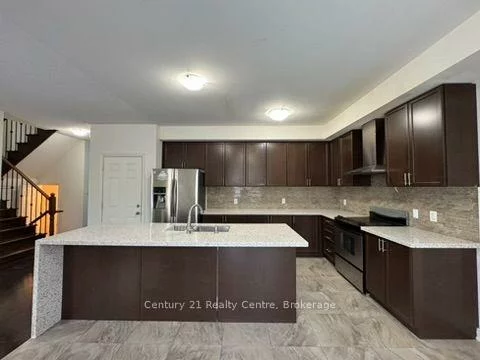 355, Royal West, Credit Valley, Brampton