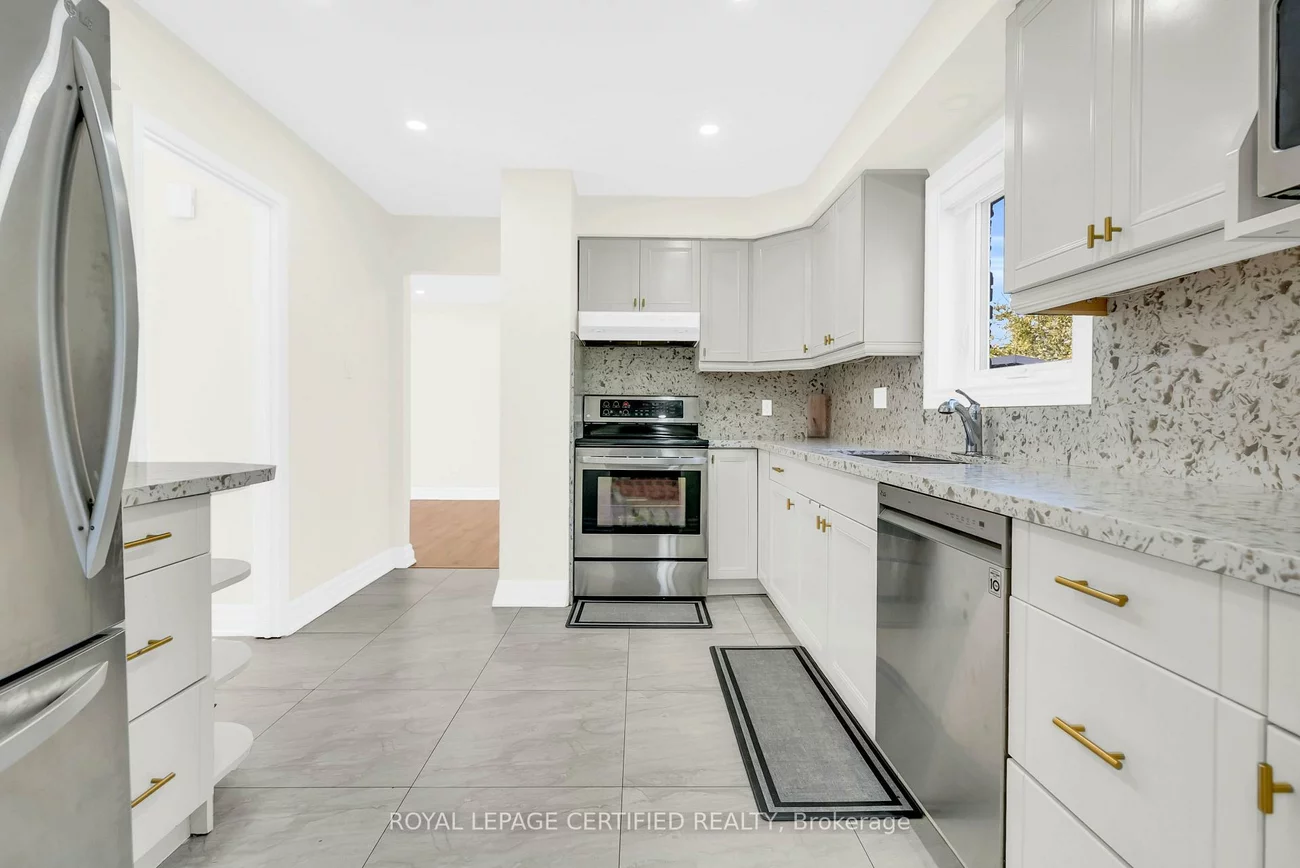 22, Madelaine, Central Park, Brampton