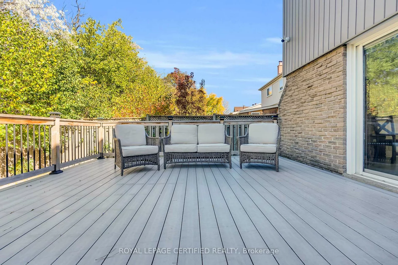 22, Madelaine, Central Park, Brampton