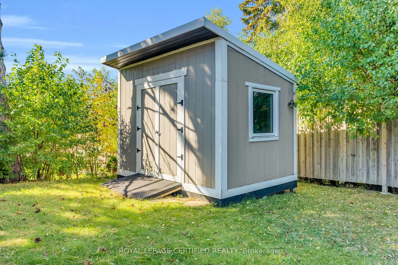 22, Madelaine, Central Park, Brampton
