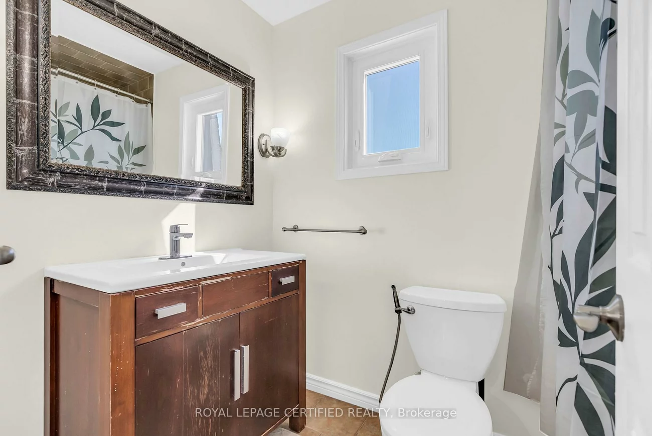 22, Madelaine, Central Park, Brampton