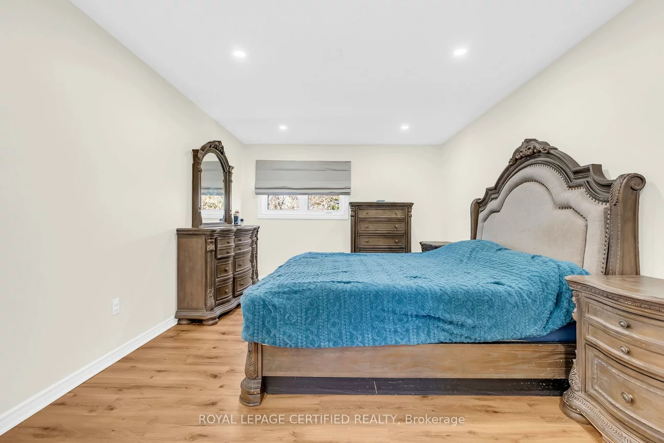 22, Madelaine, Central Park, Brampton