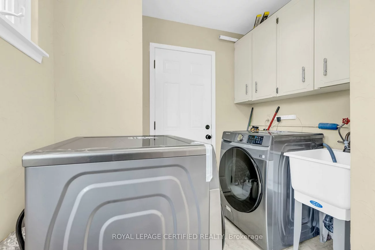 22, Madelaine, Central Park, Brampton