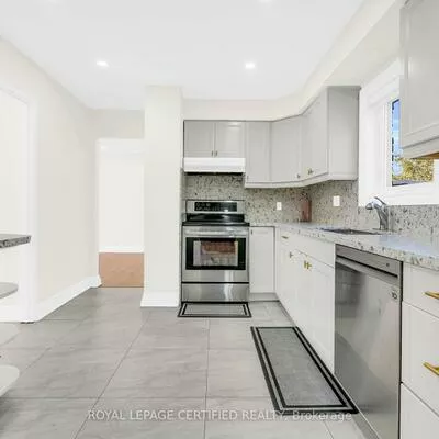 22, Madelaine, Central Park, Brampton
