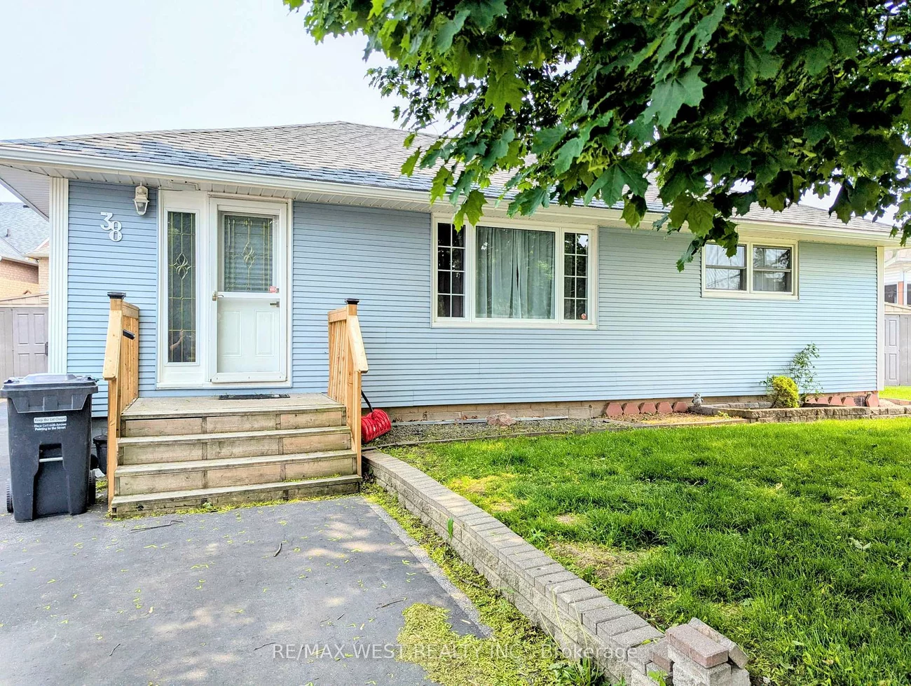 38, Shore, Bolton West, Caledon