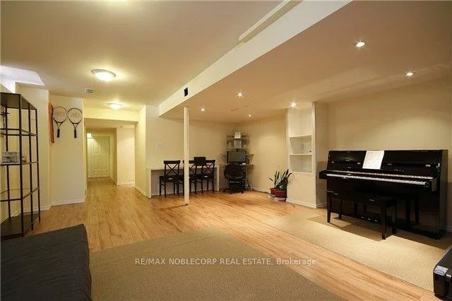 18, Silvervalley, Bolton North, Caledon