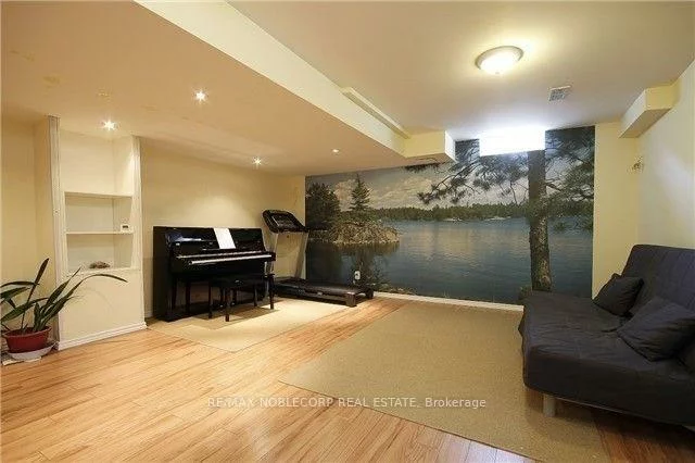 18, Silvervalley, Bolton North, Caledon