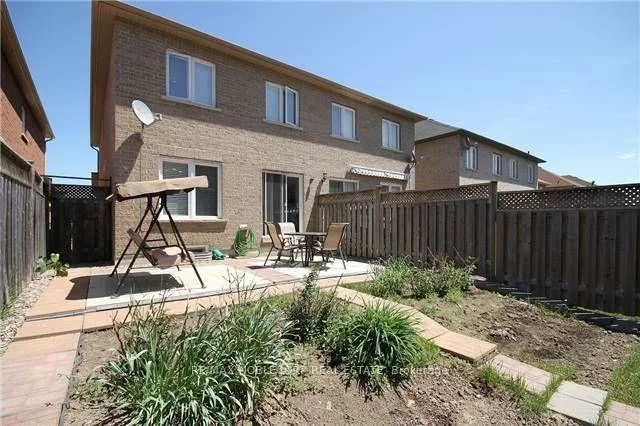 18, Silvervalley, Bolton North, Caledon