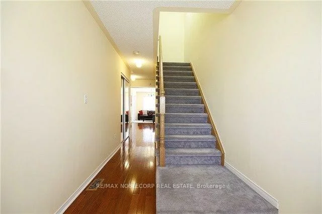 18, Silvervalley, Bolton North, Caledon