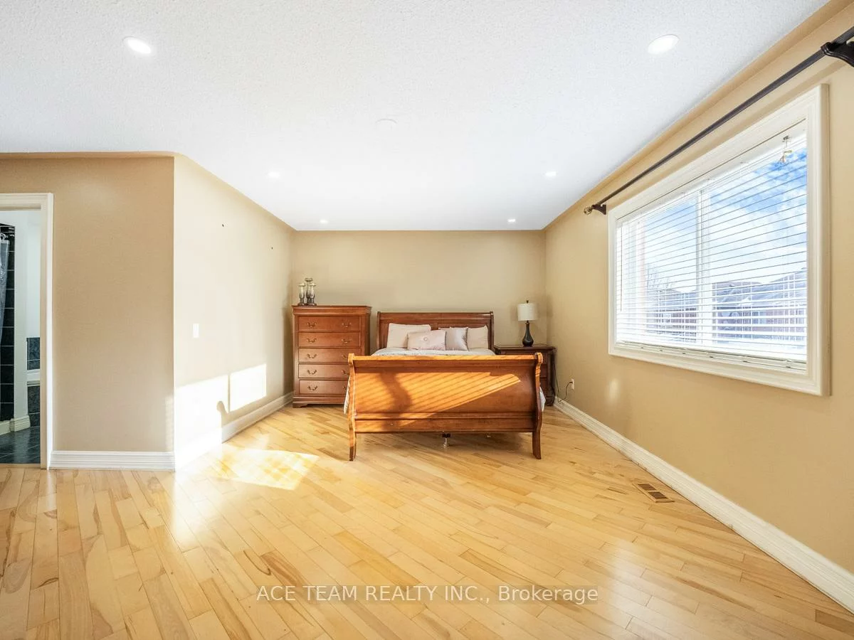 147, Hanton, Bolton East, Caledon