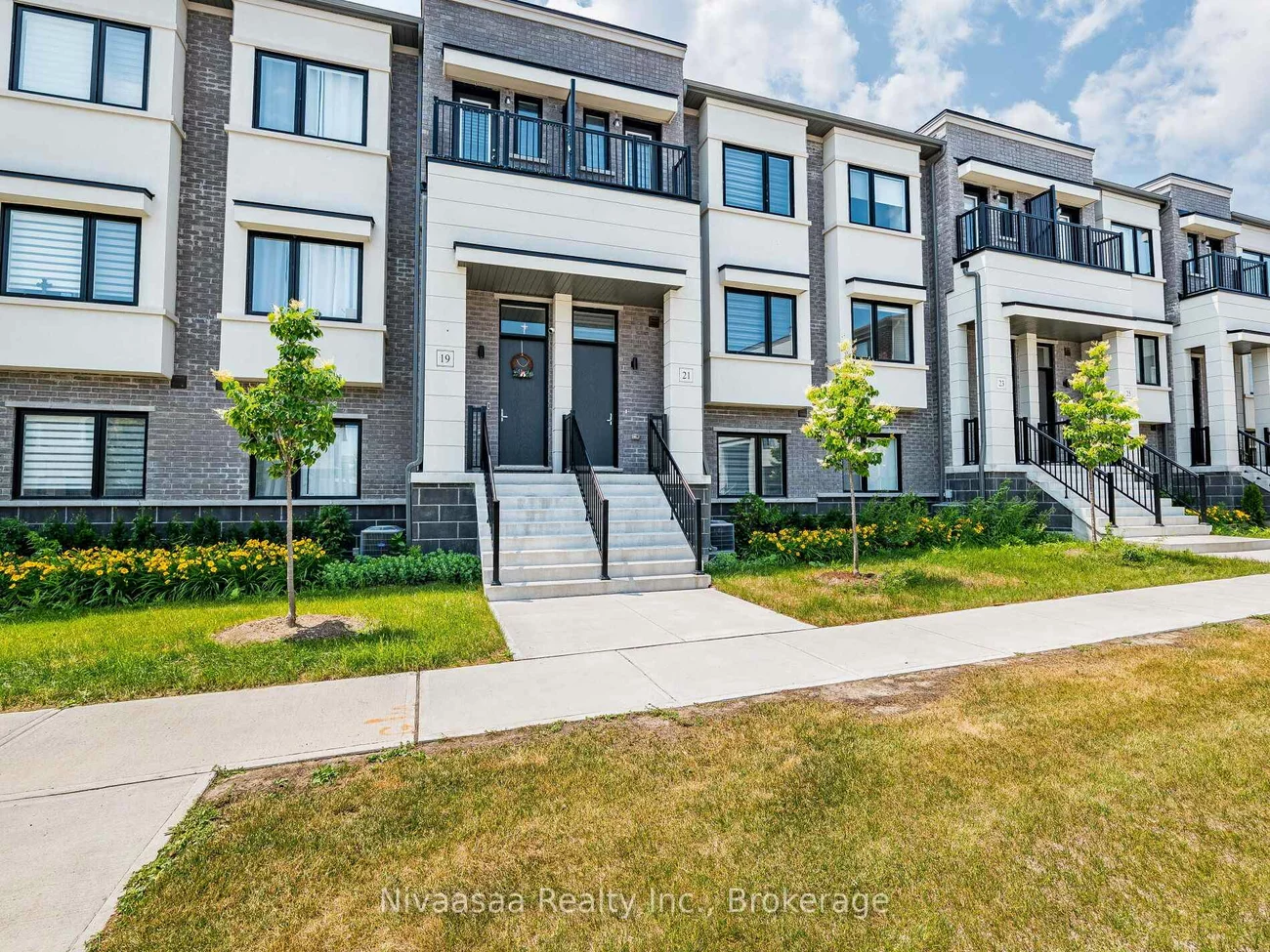 21, Lambert, Bolton East, Caledon